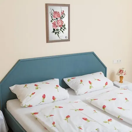 Schloesschen Im Weinberg *